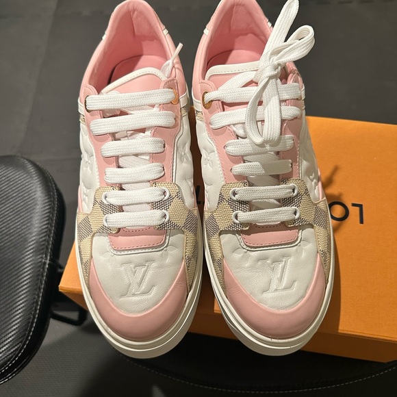 Louis Vuitton 💕Timeout Damier embossed sneakers💕 - Picture 6 of 11